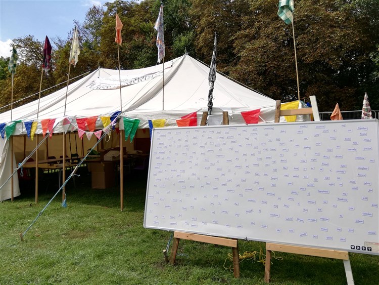 CreativID tent ready